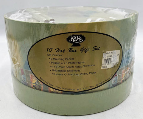 LaVie 10" Hat Box Gift Set, PA179 Winter Cabin Theme