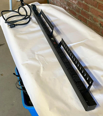 APC AP7841 Metered Rack PDU, Zero U - Very Good