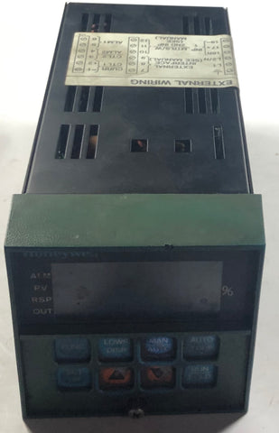 Honeywell Industrial UDC300 Temperature Controller- DC3002-0-00A-2-00-00111